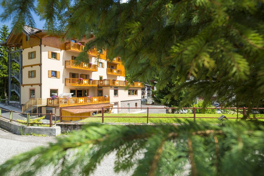 Relais San Giusto Hotel Campitello di Fassa Exterior photo